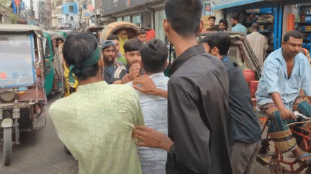 বগুড়ায় সারজিসের উপস্থিতিতে এনসিপির সমাবেশে মারামারি